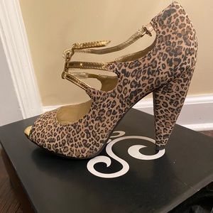 Seychelles Leopard Suede